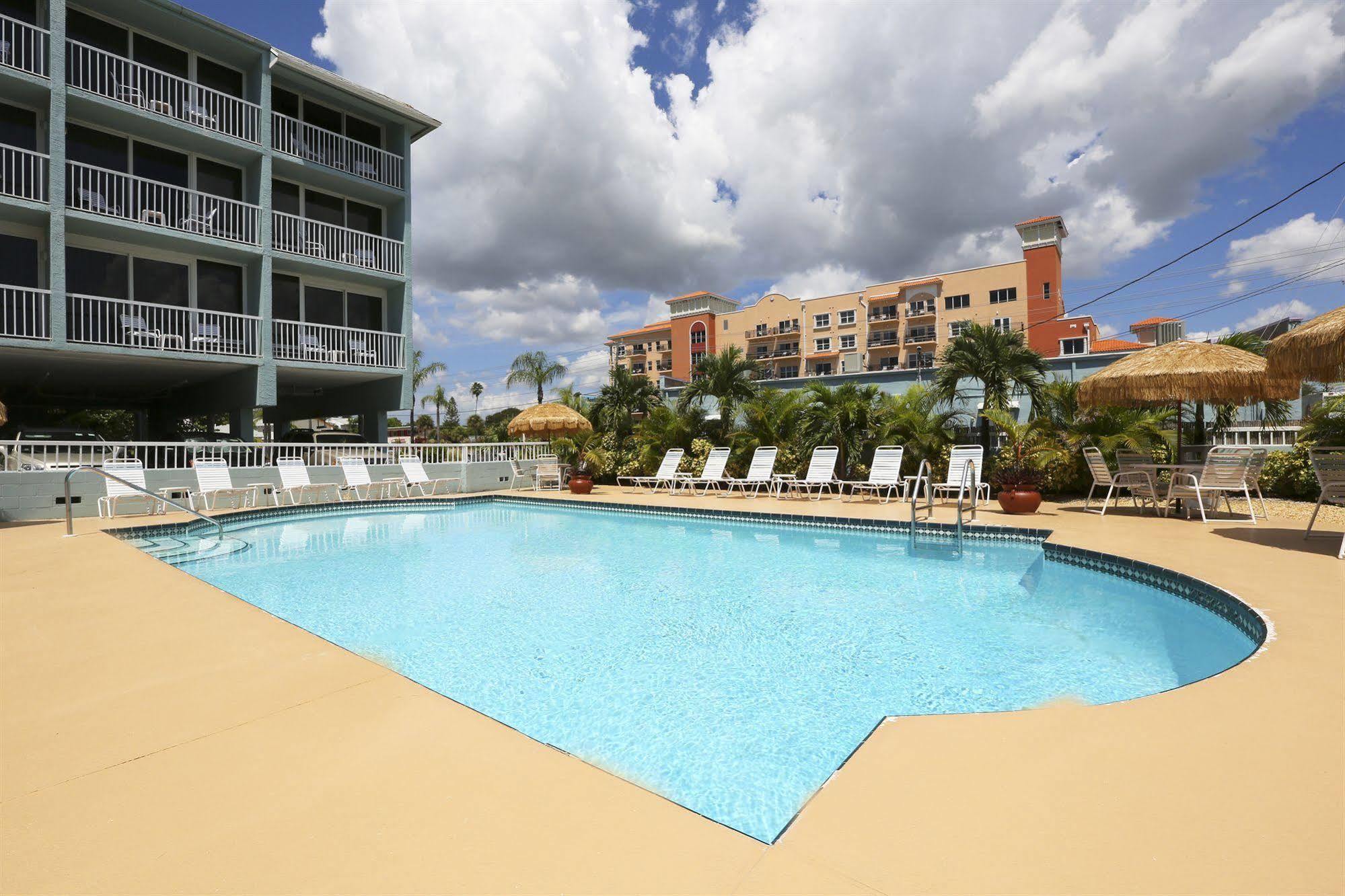 Barefoot Beach Club St. Pete Beach Exteriér fotografie